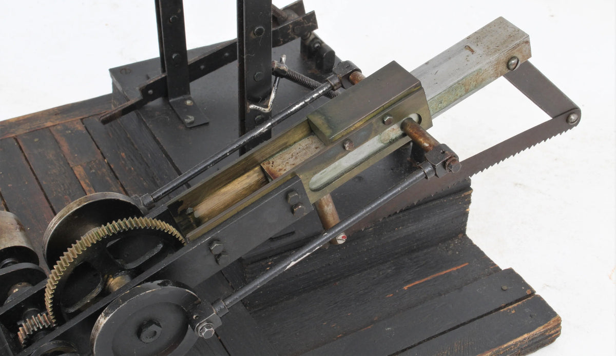 Model reciprocating saw