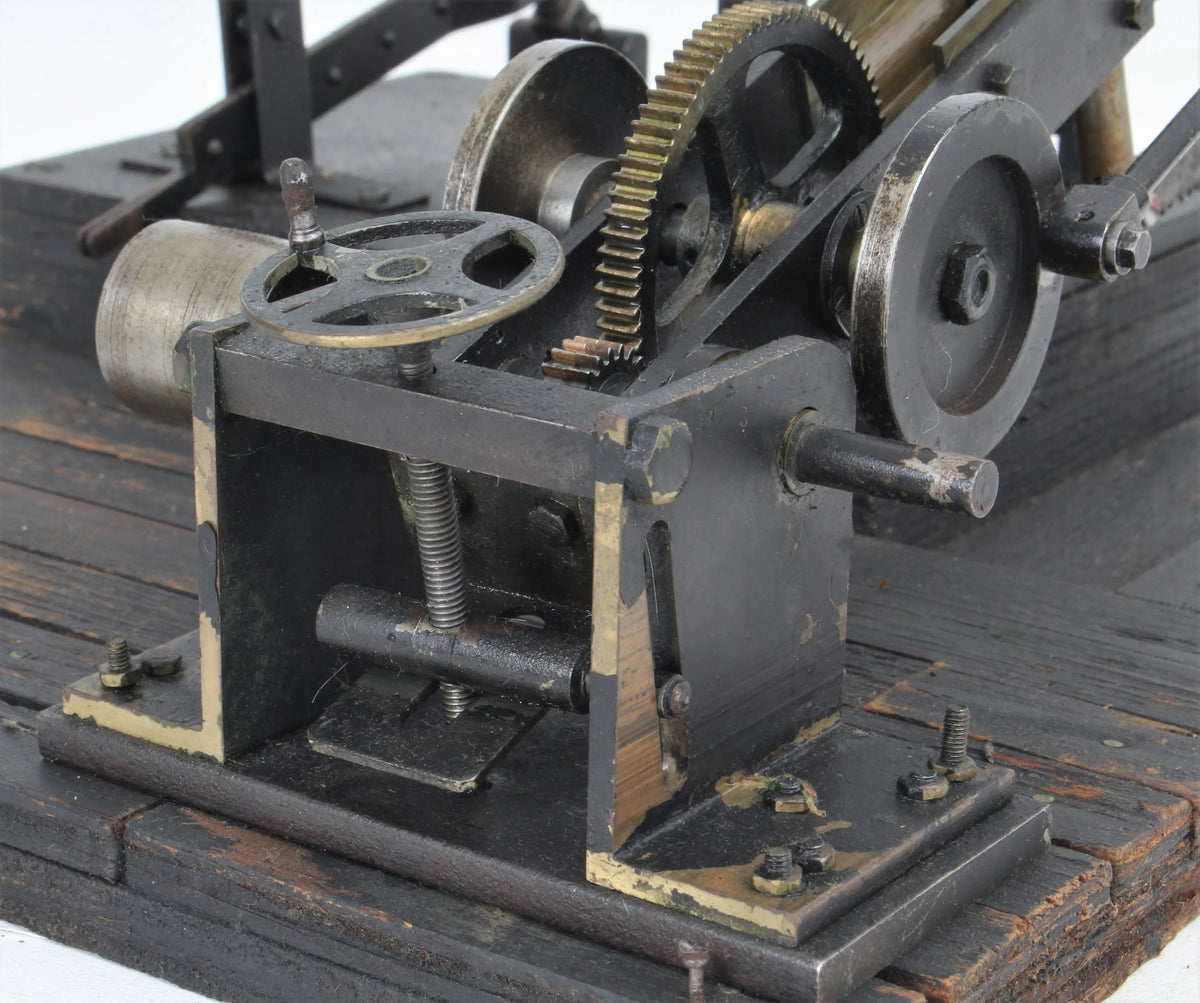 Model reciprocating saw