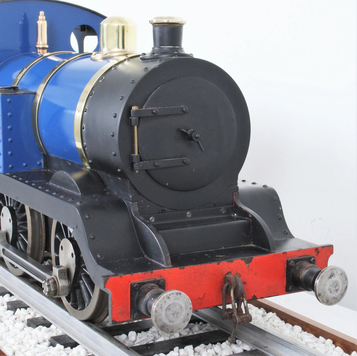 5 inch gauge steam outline 0-4-0 with driving truck