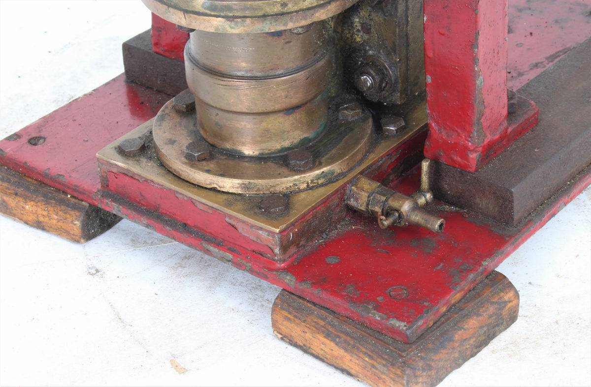 Vintage vertical engine