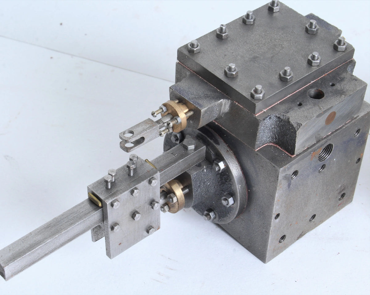 3 1/2 inch gauge "Sweet Violet" 0-4-0ST machined cylinders & wheels