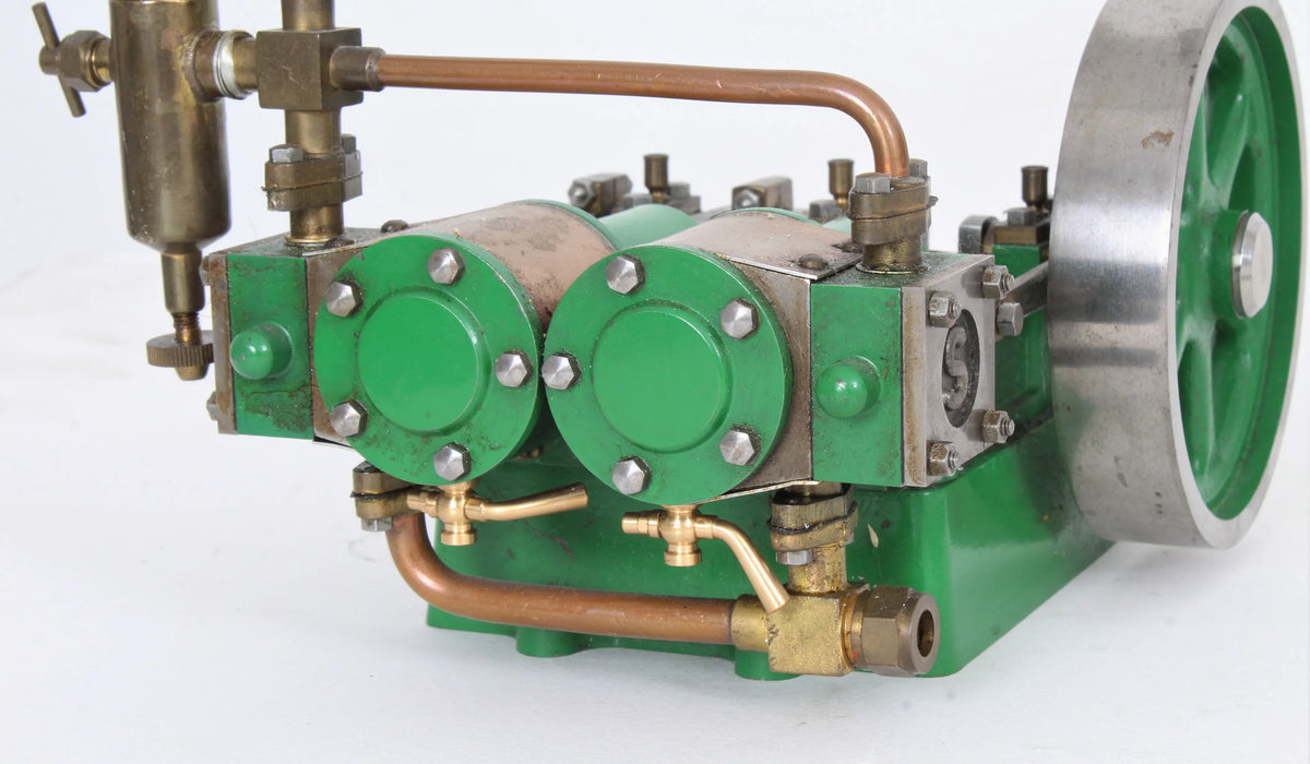 Stuart "Score" mill engine with displacement lubricator