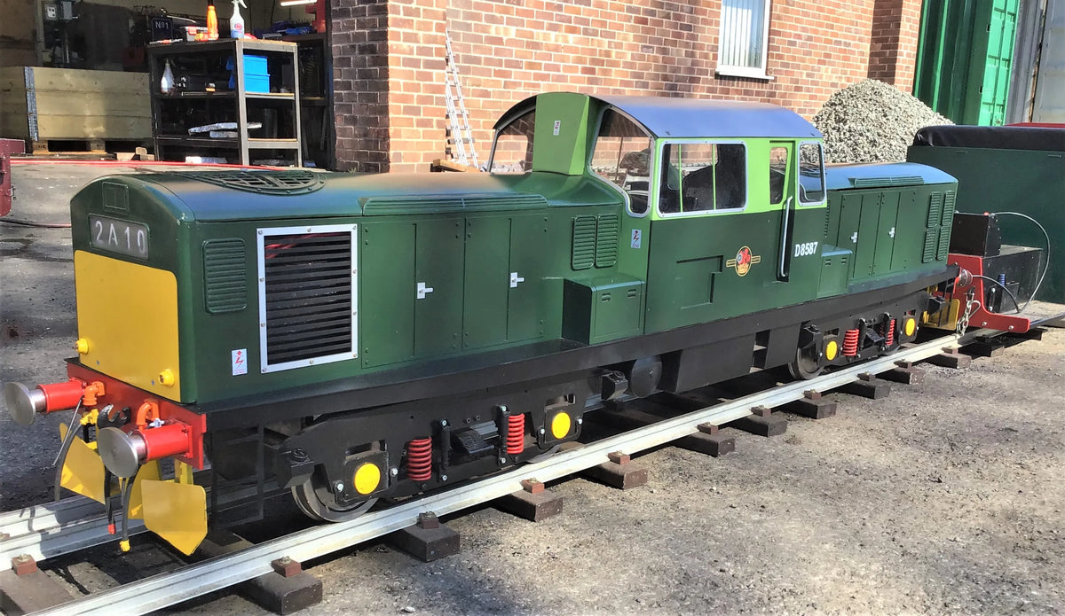 7 1/4 inch gauge Class 17 battery electric with driving truck
