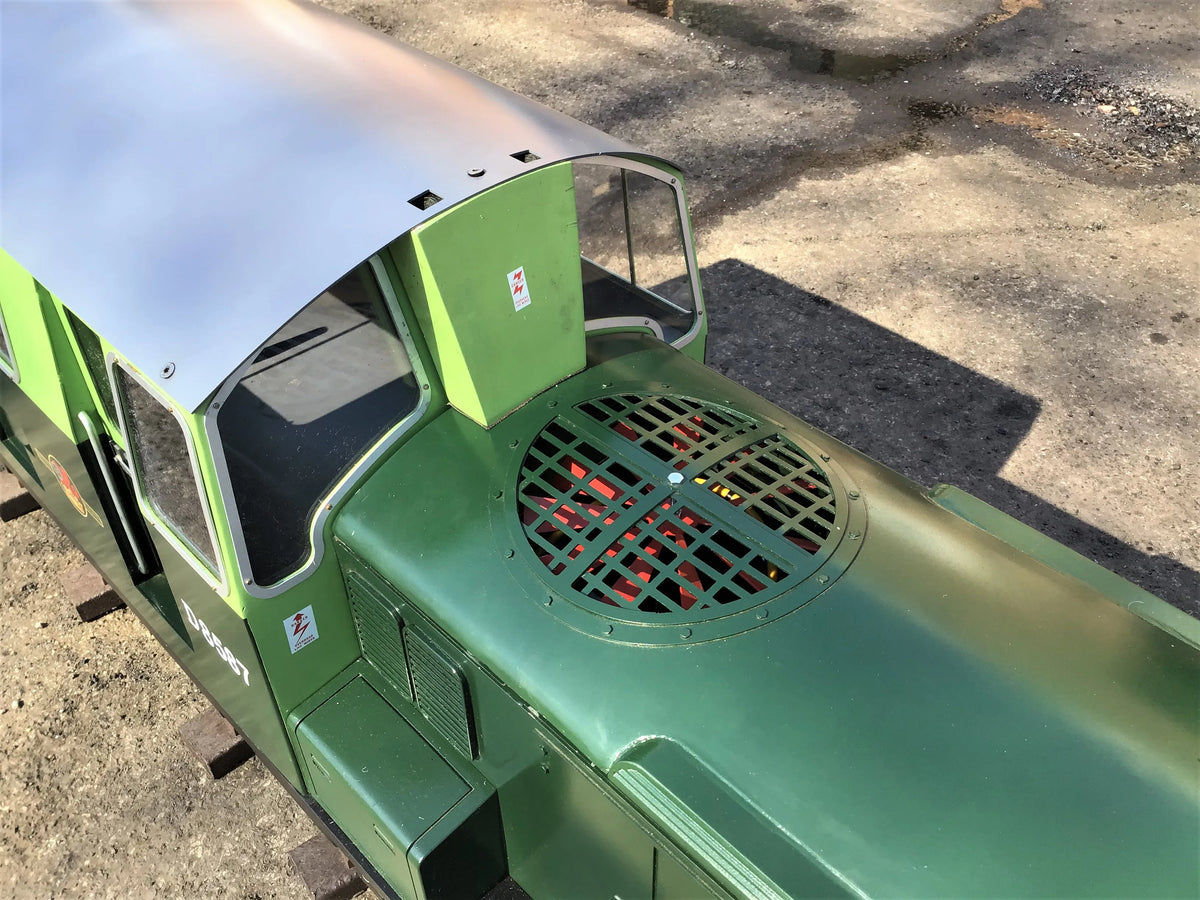7 1/4 inch gauge Class 17 battery electric with driving truck