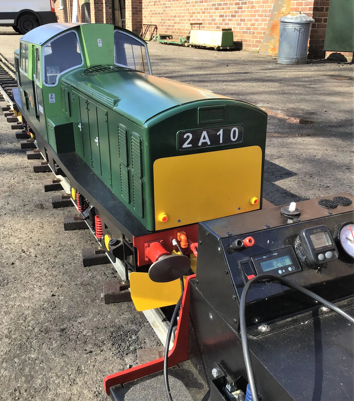 7 1/4 inch gauge Class 17 battery electric with driving truck