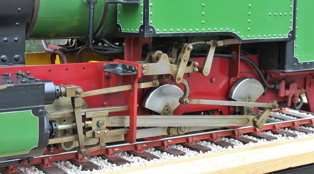 3 1/2 inch narrow gauge 0-6-0T with tipper truck tender