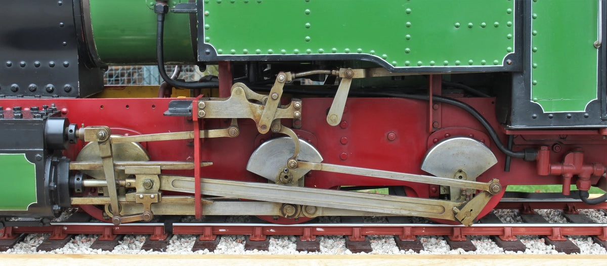 3 1/2 inch narrow gauge 0-6-0T with tipper truck tender