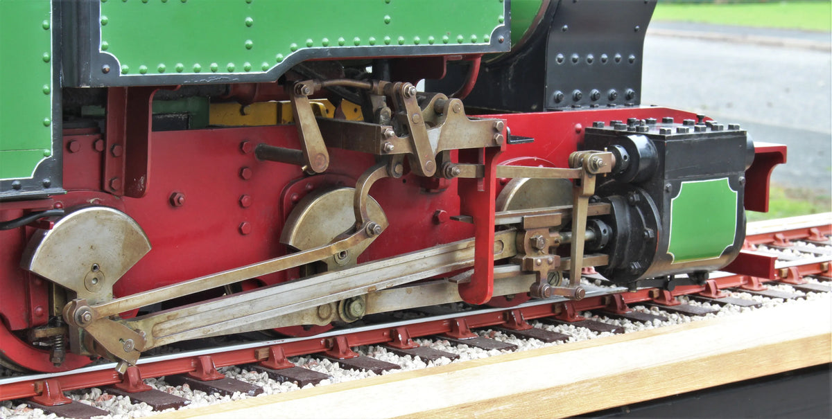 3 1/2 inch narrow gauge 0-6-0T with tipper truck tender