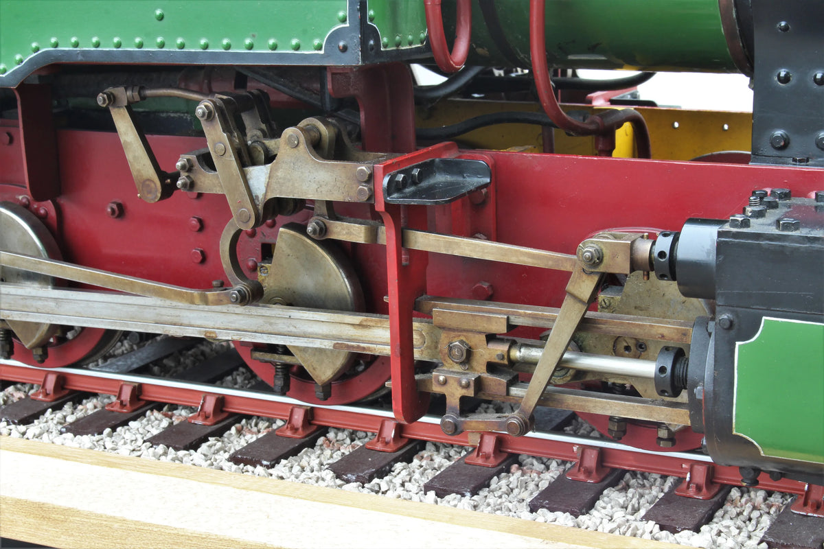 3 1/2 inch narrow gauge 0-6-0T with tipper truck tender