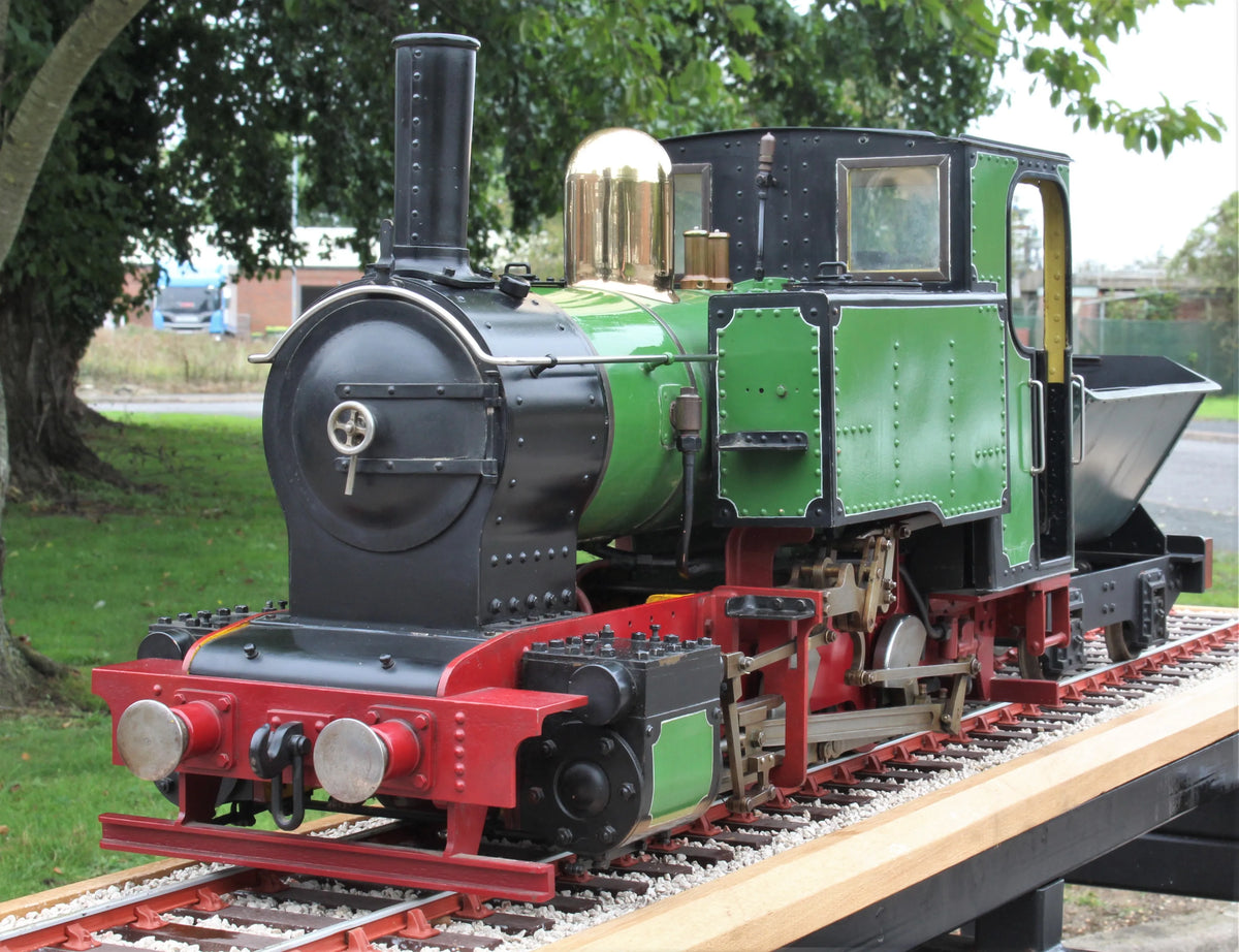 3 1/2 inch narrow gauge 0-6-0T with tipper truck tender