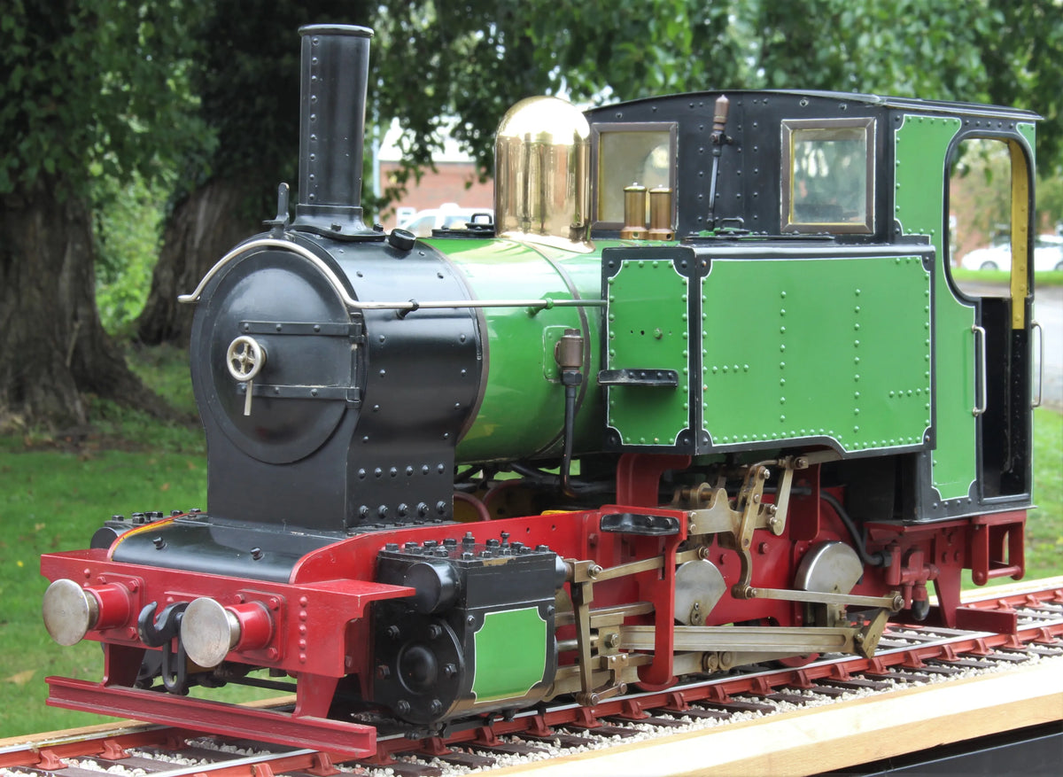 3 1/2 inch narrow gauge 0-6-0T with tipper truck tender