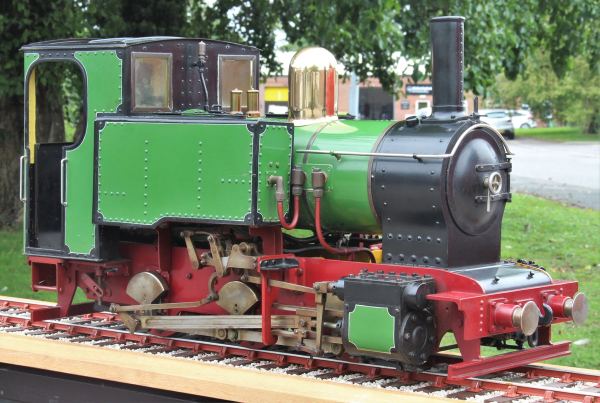 3 1/2 inch narrow gauge 0-6-0T with tipper truck tender