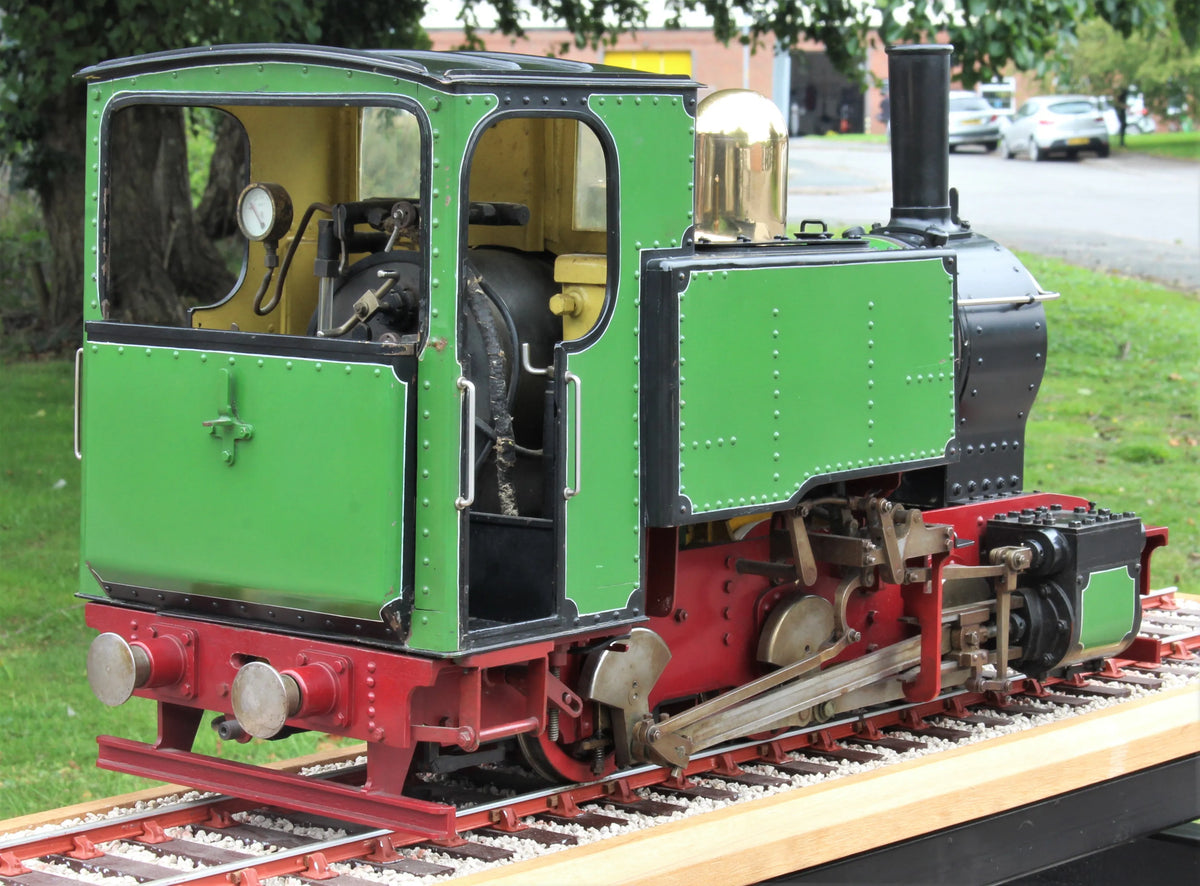 3 1/2 inch narrow gauge 0-6-0T with tipper truck tender