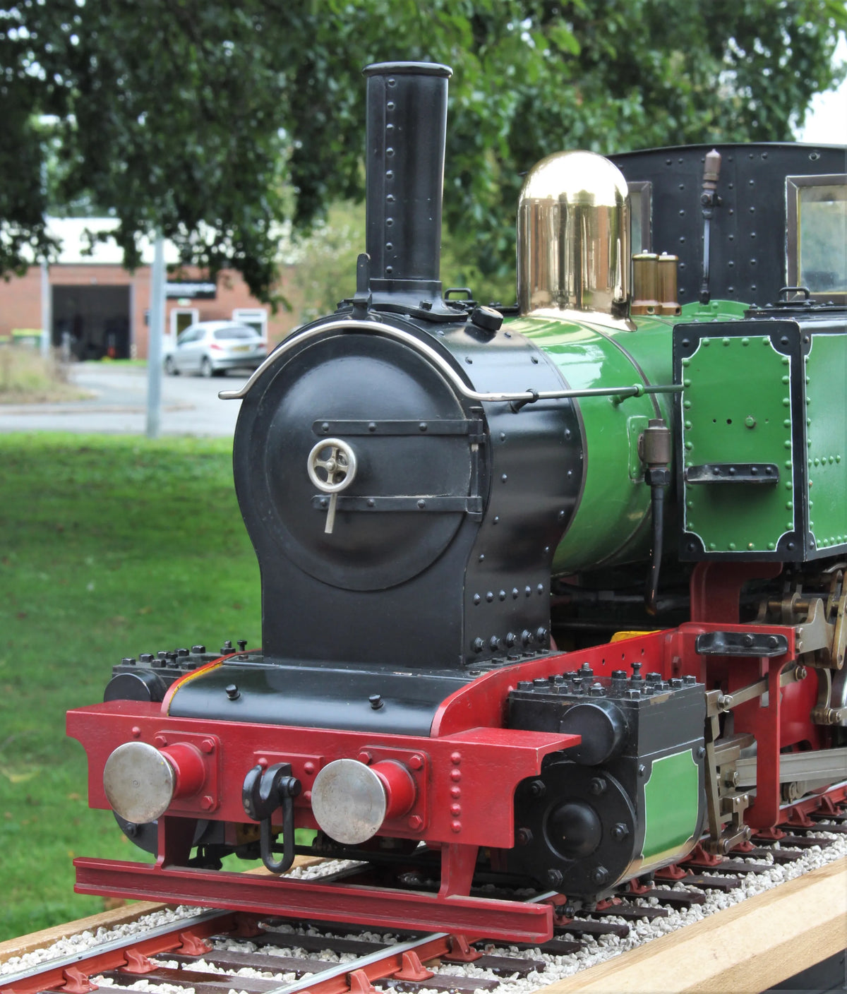 3 1/2 inch narrow gauge 0-6-0T with tipper truck tender