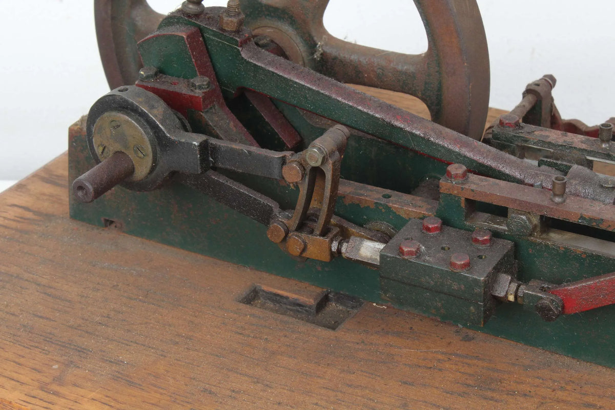 Vintage horizontal mill engine with reversing gear