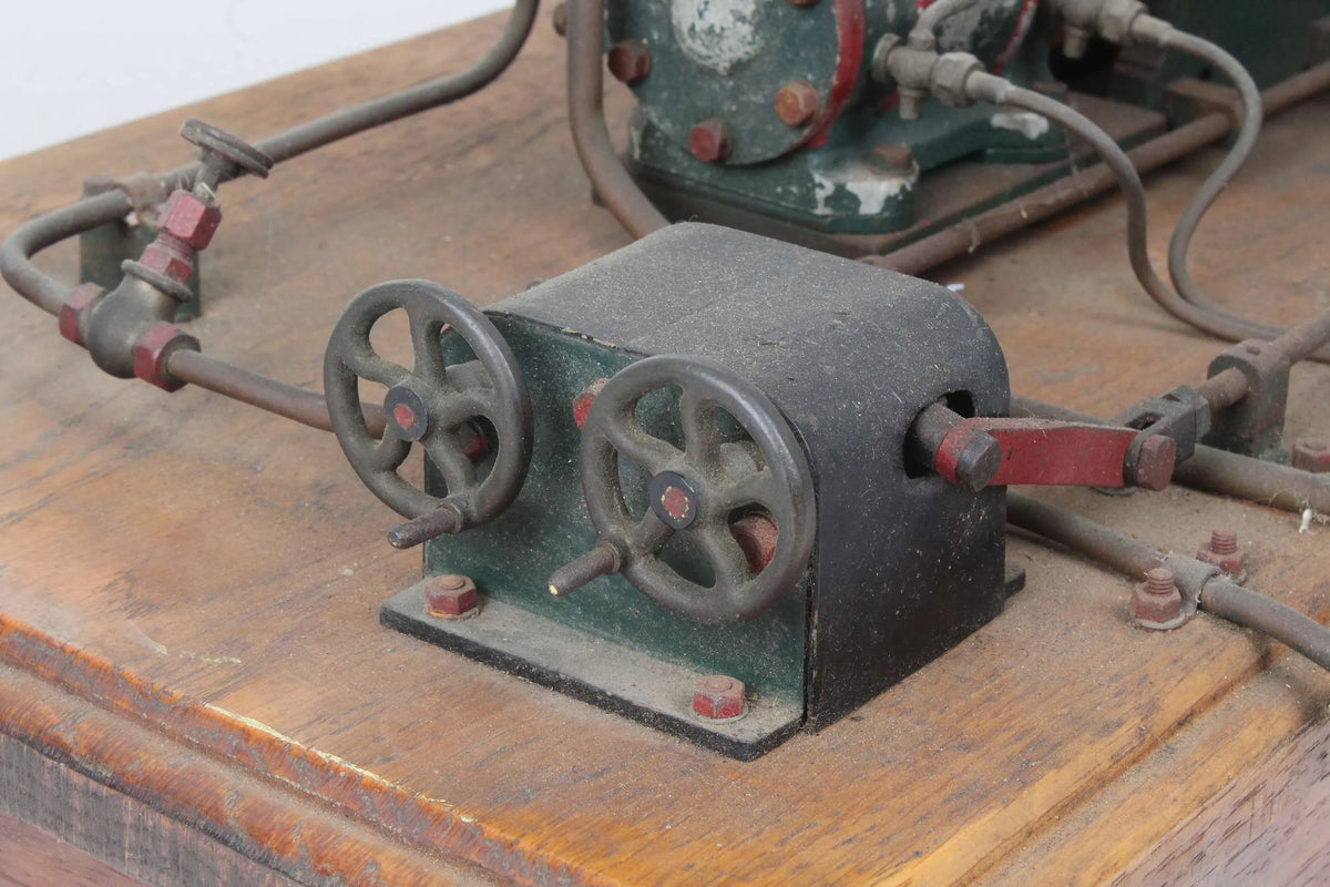 Vintage horizontal mill engine with reversing gear