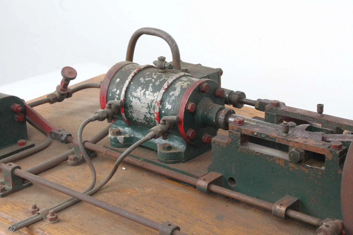 Vintage horizontal mill engine with reversing gear