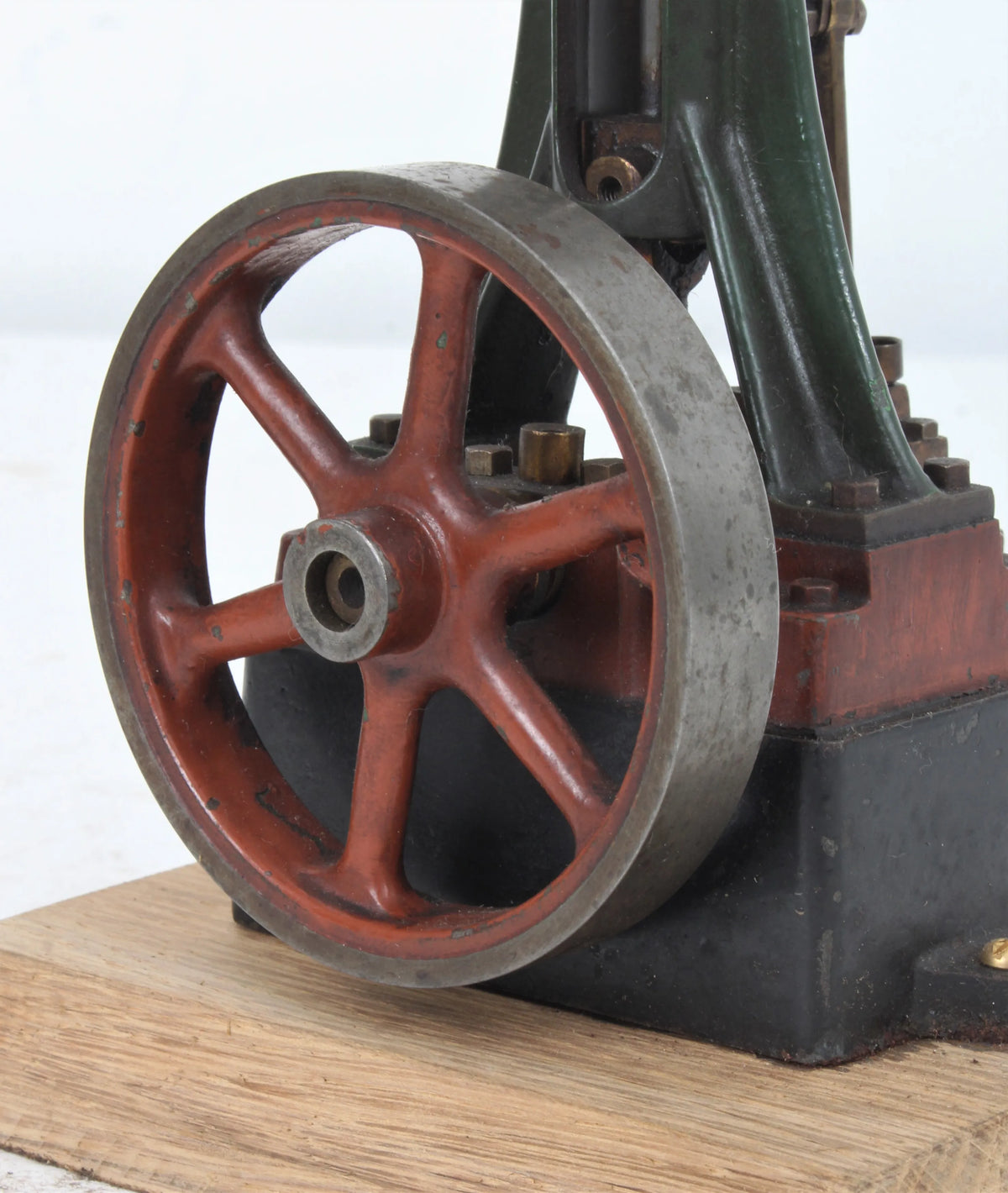 Stuart 10V vertical engine