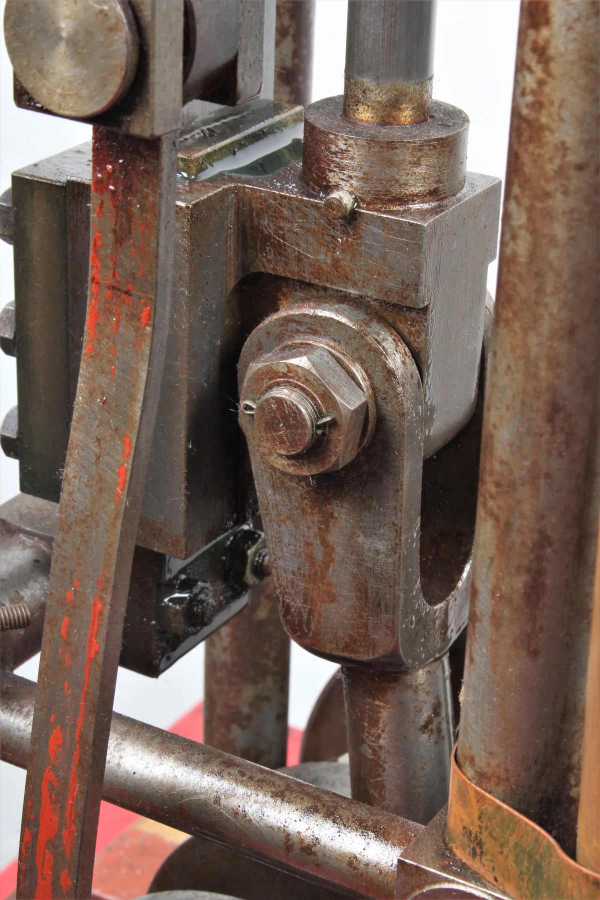 Large vertical engine