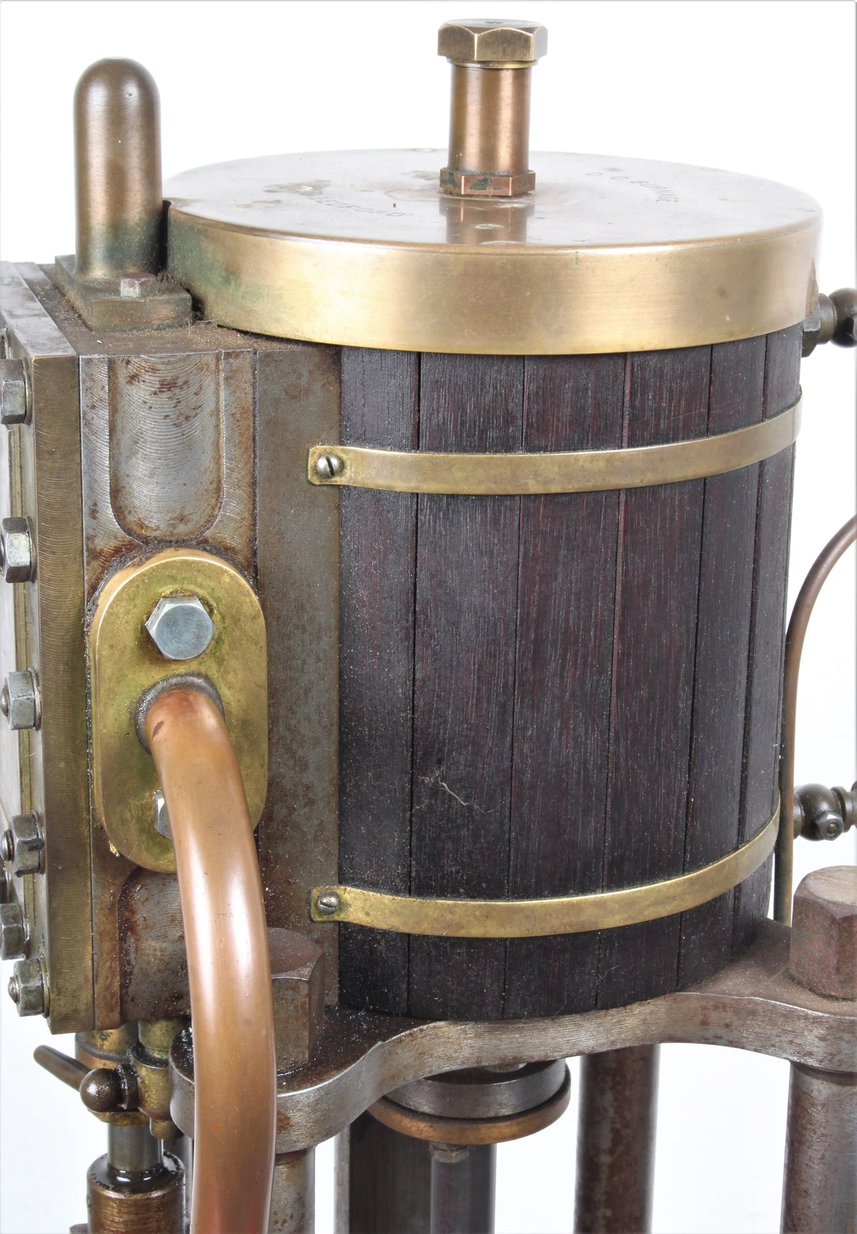 Large vertical engine