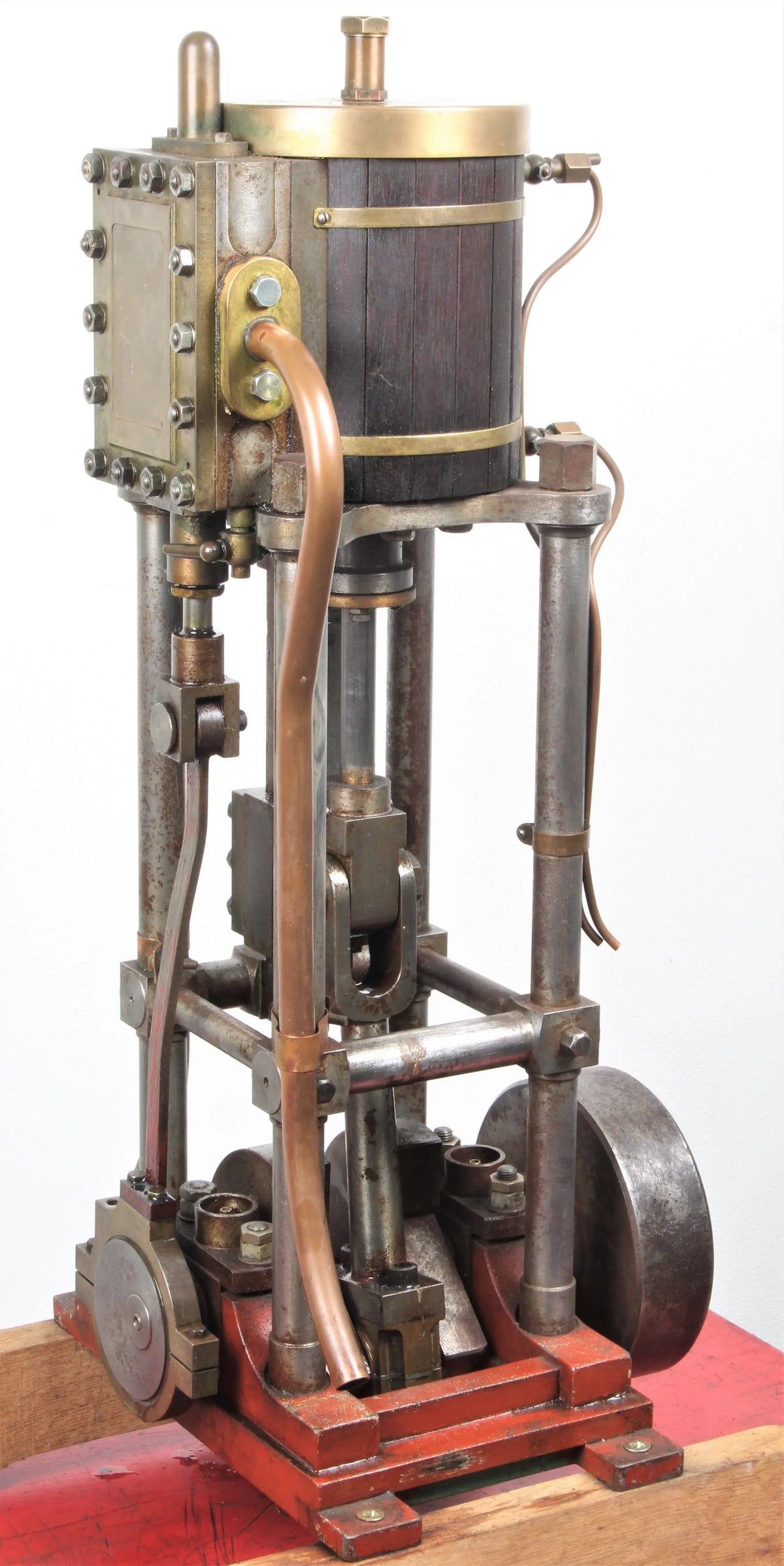 Large vertical engine