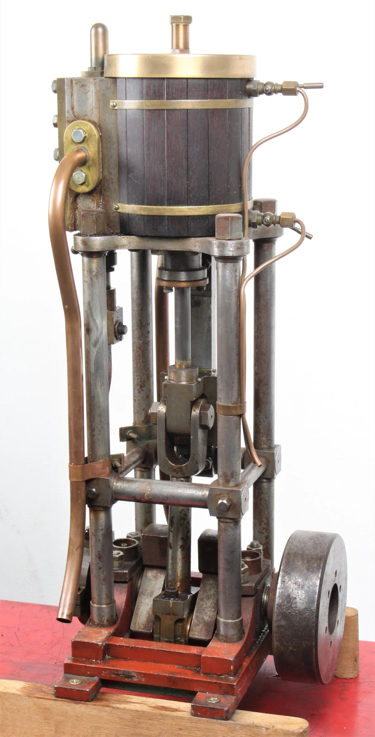 Large vertical engine