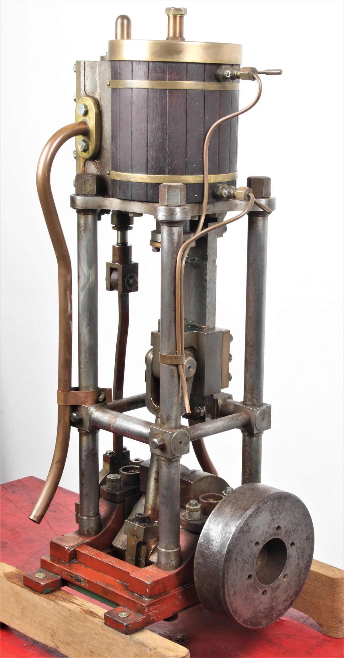 Large vertical engine