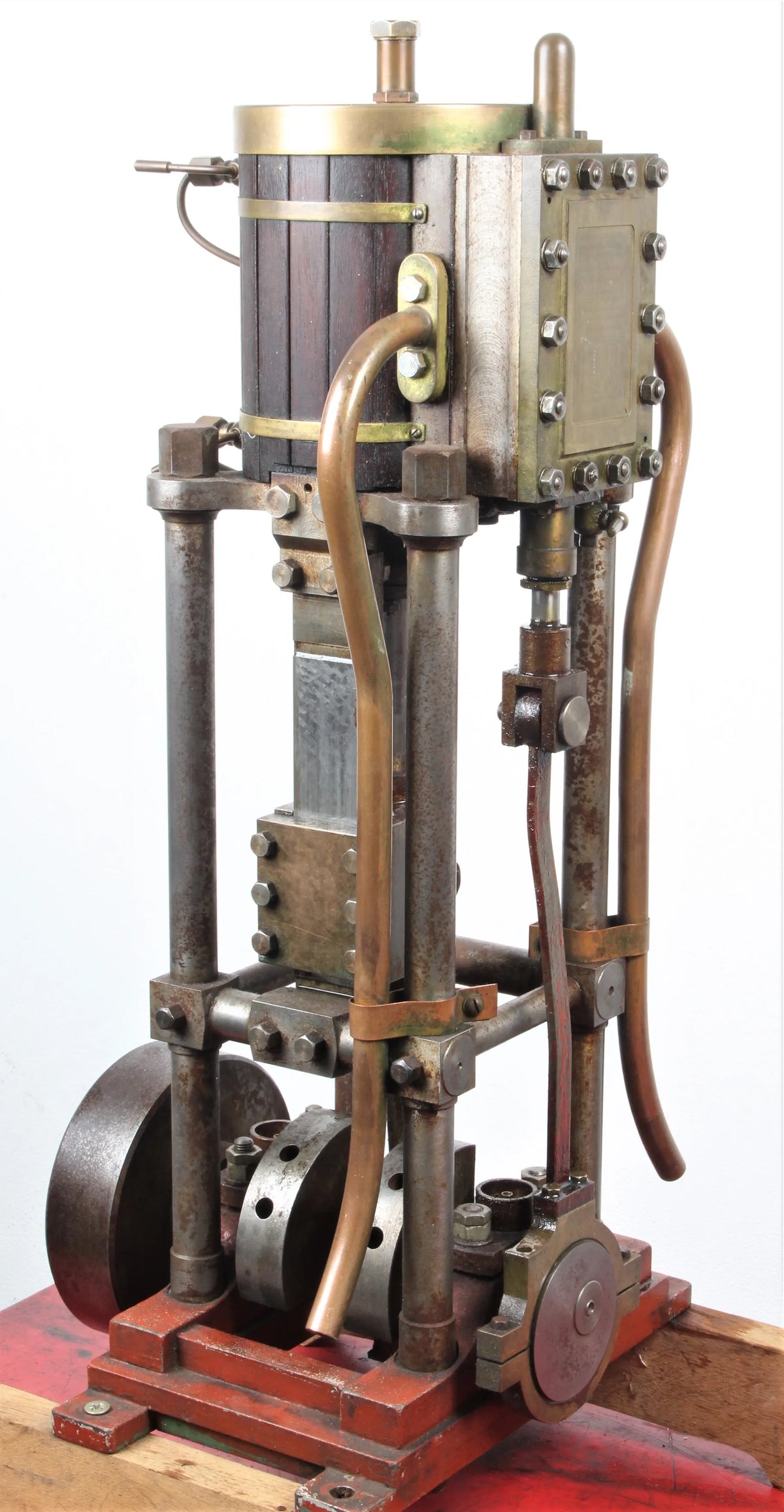 Large vertical engine