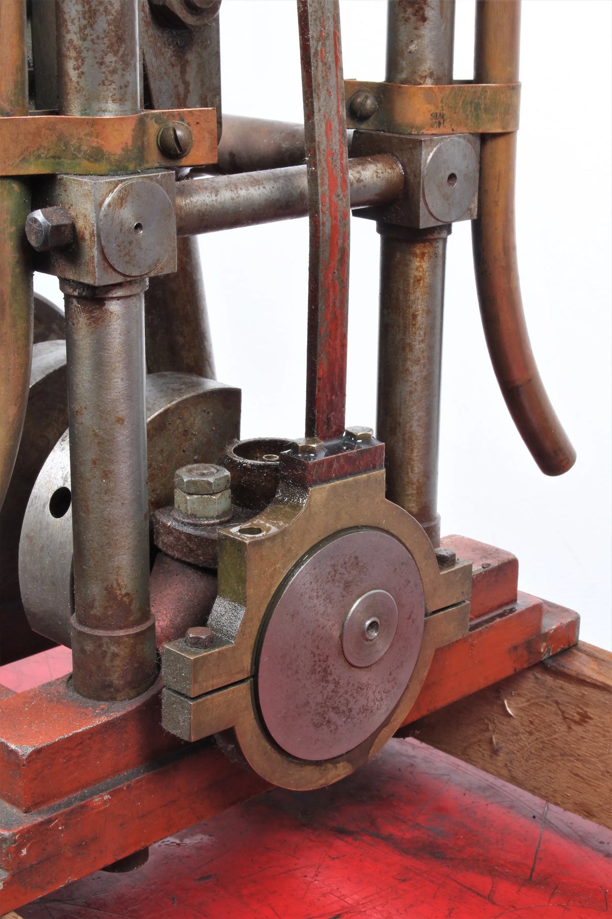 Large vertical engine