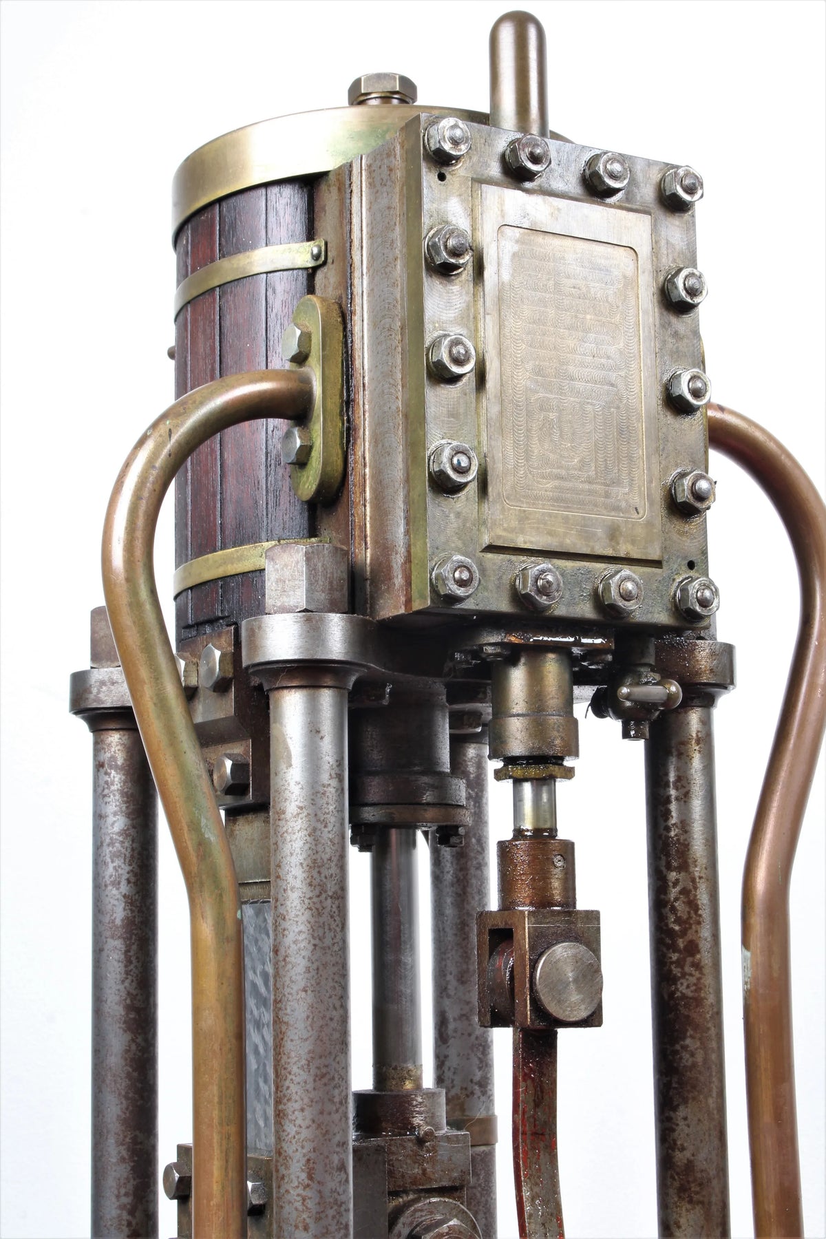 Large vertical engine