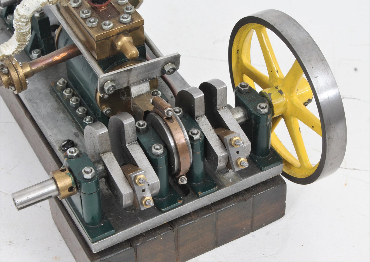 Horizontal side rod engine