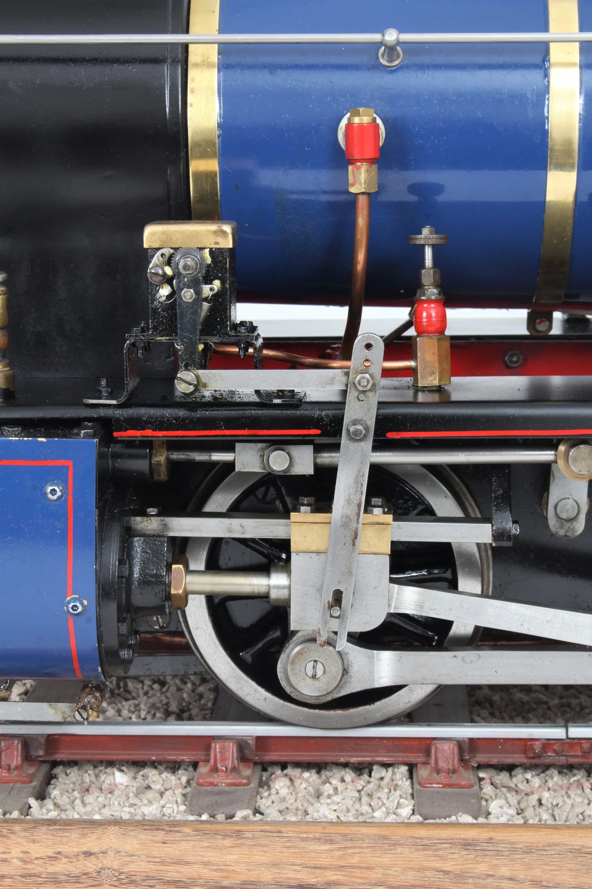 5 inch gauge Polly II 0-4-0 with tender
