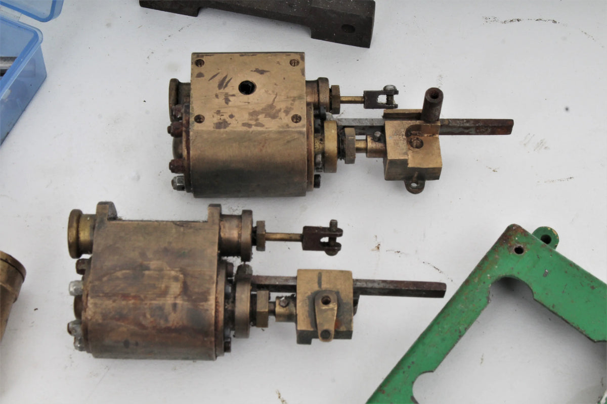 Assorted small cylinders & castings