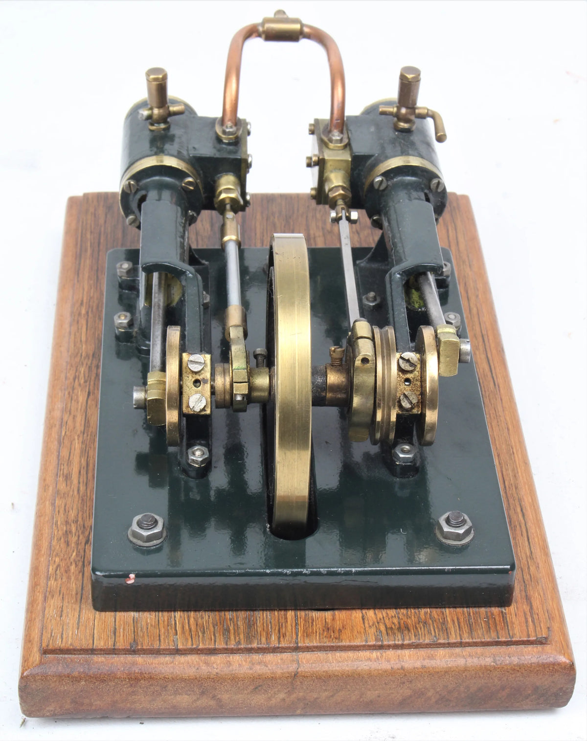 Horizontal twin mill engine
