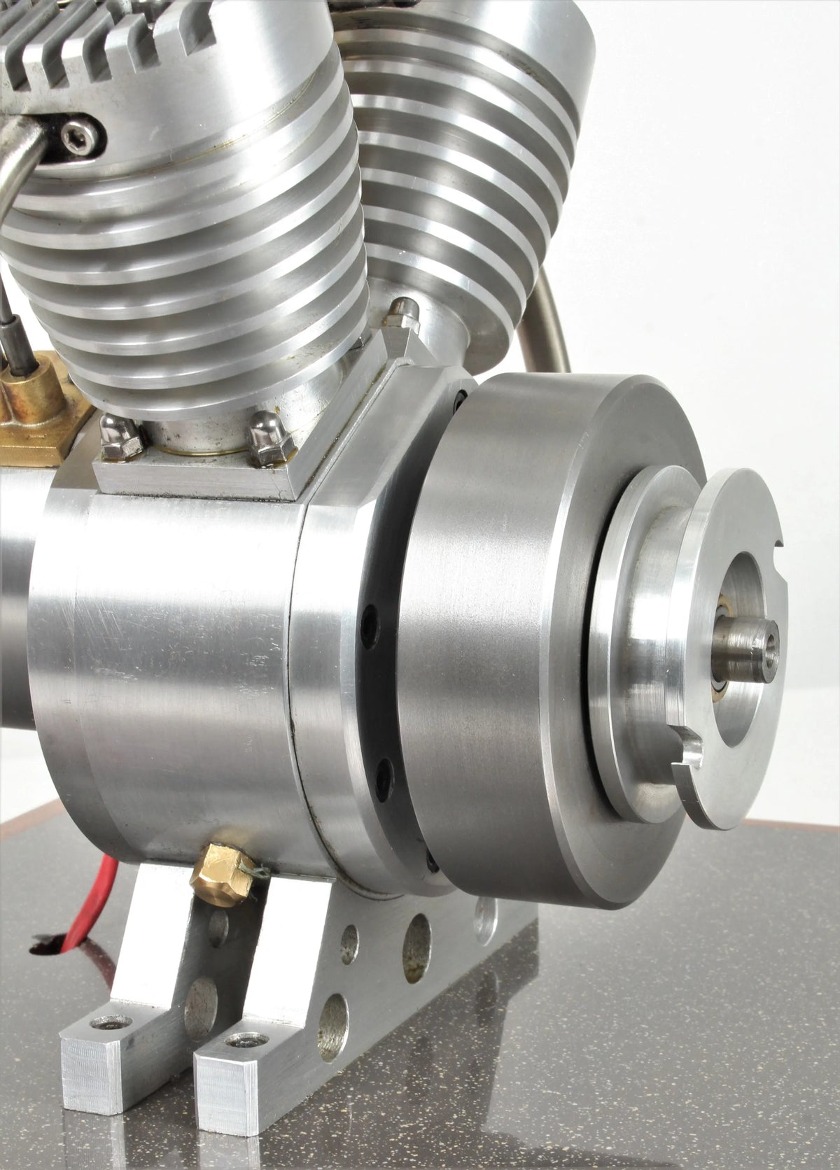 Freelance V-twin IC engine