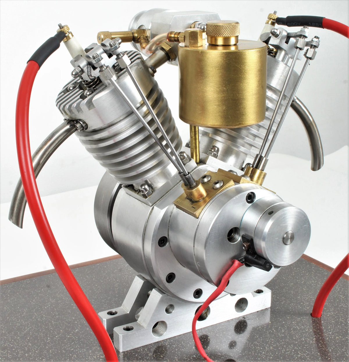Freelance V-twin IC engine