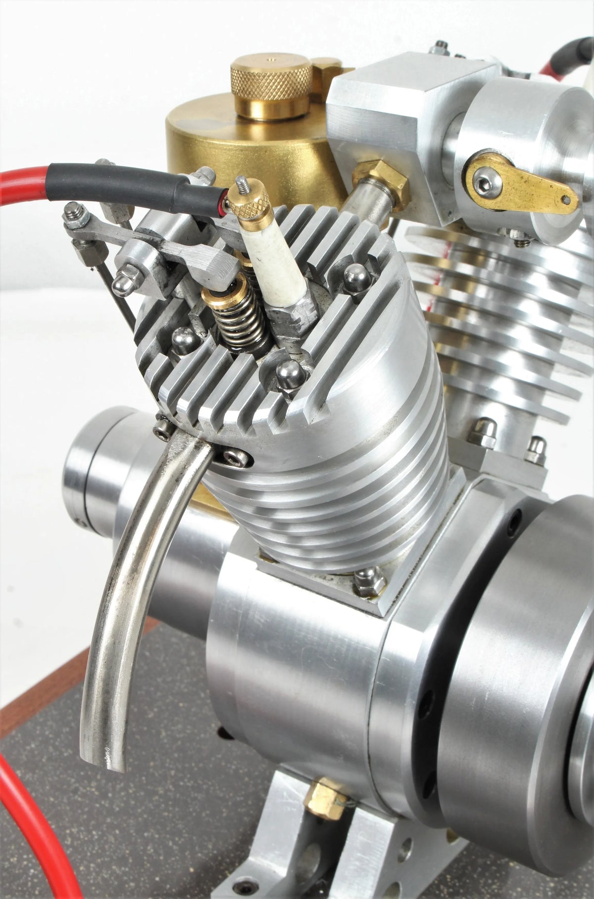 Freelance V-twin IC engine