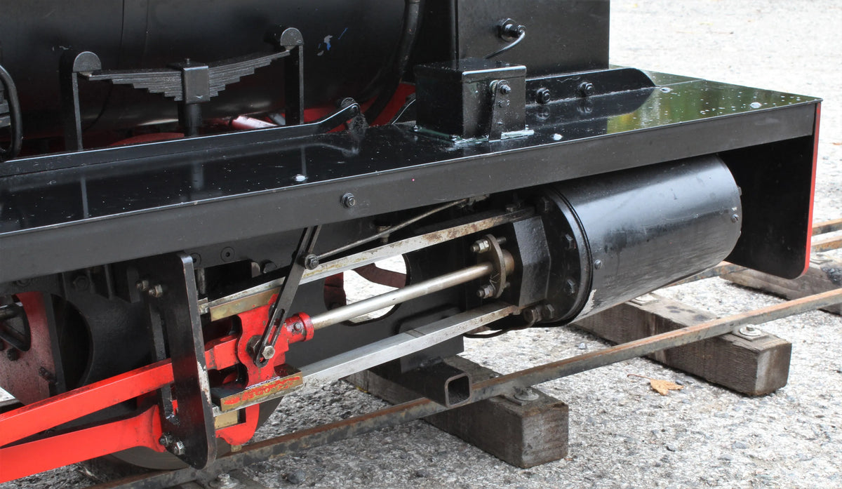 7 1/4 inch gauge Hunslet "Lilla" 0-4-0ST with tender