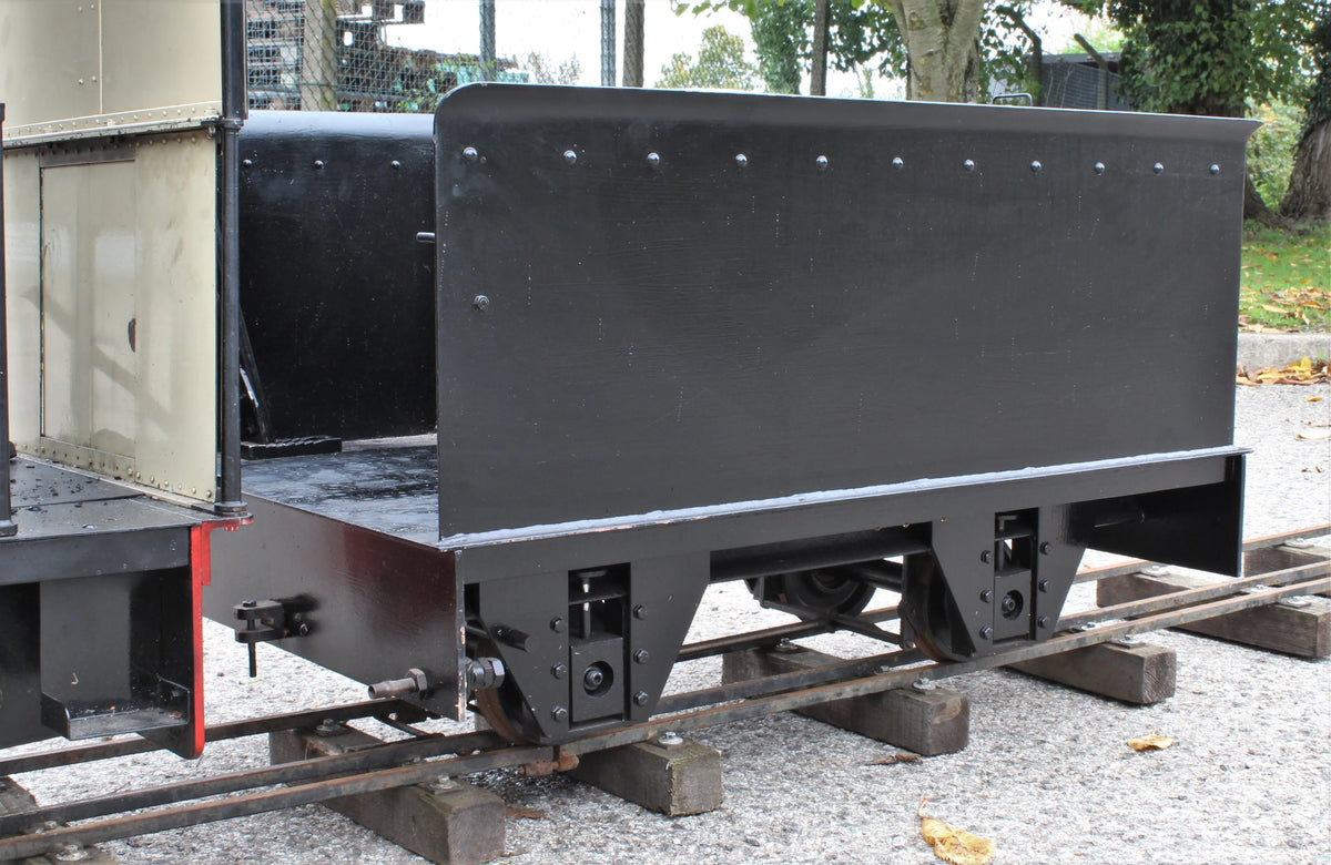 7 1/4 inch gauge Hunslet "Lilla" 0-4-0ST with tender
