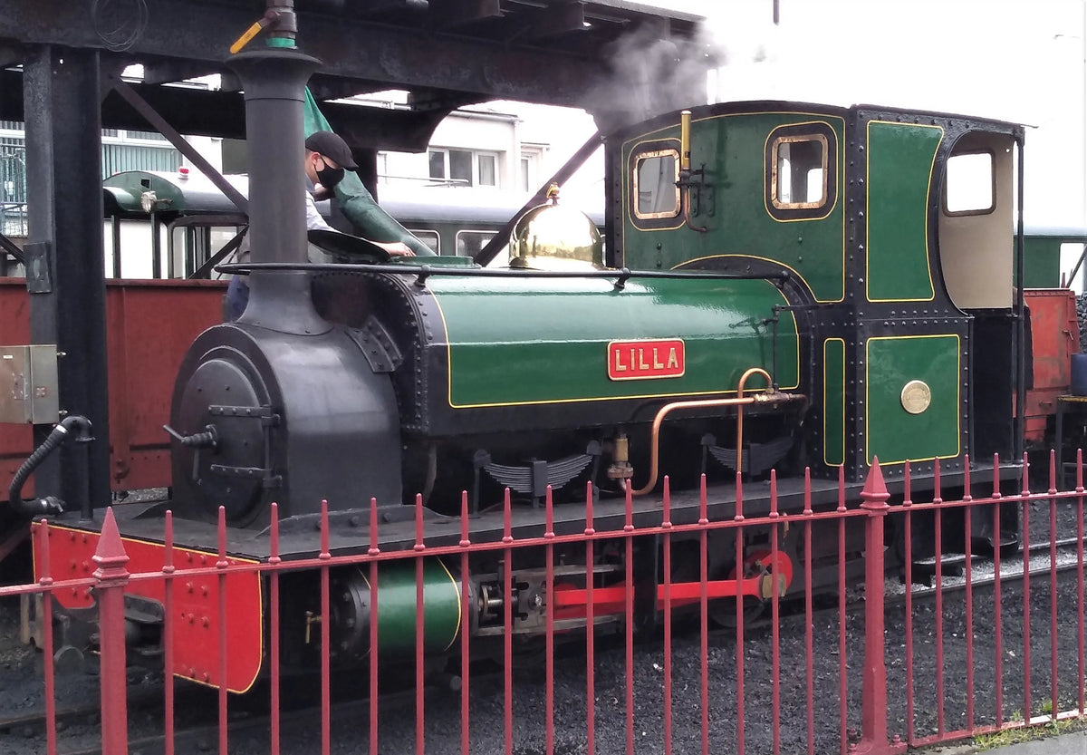 7 1/4 inch gauge Hunslet "Lilla" 0-4-0ST with tender