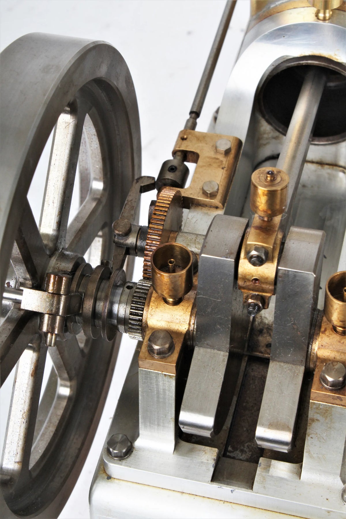 Open crank hopper-cooled hit & miss engine