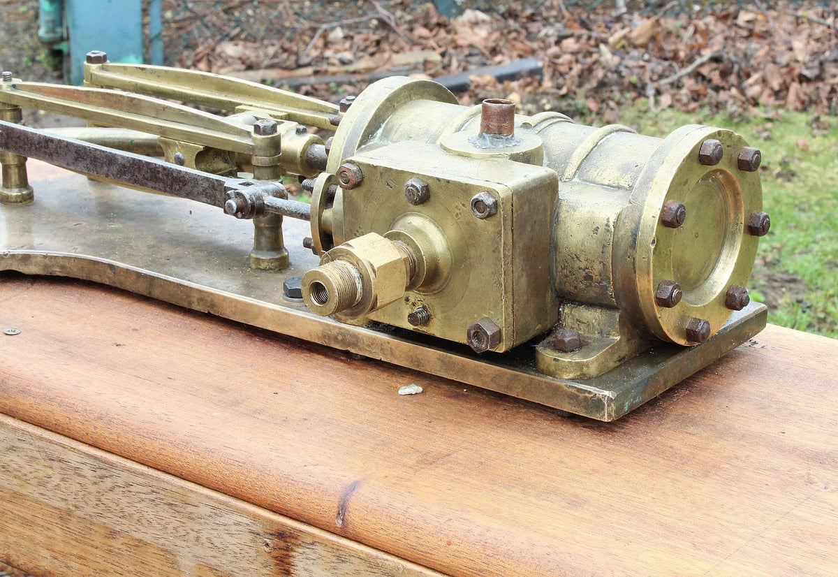 Large horizontal workshop engine