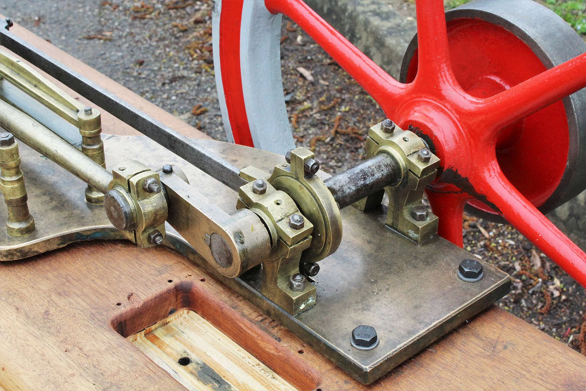 Large horizontal workshop engine