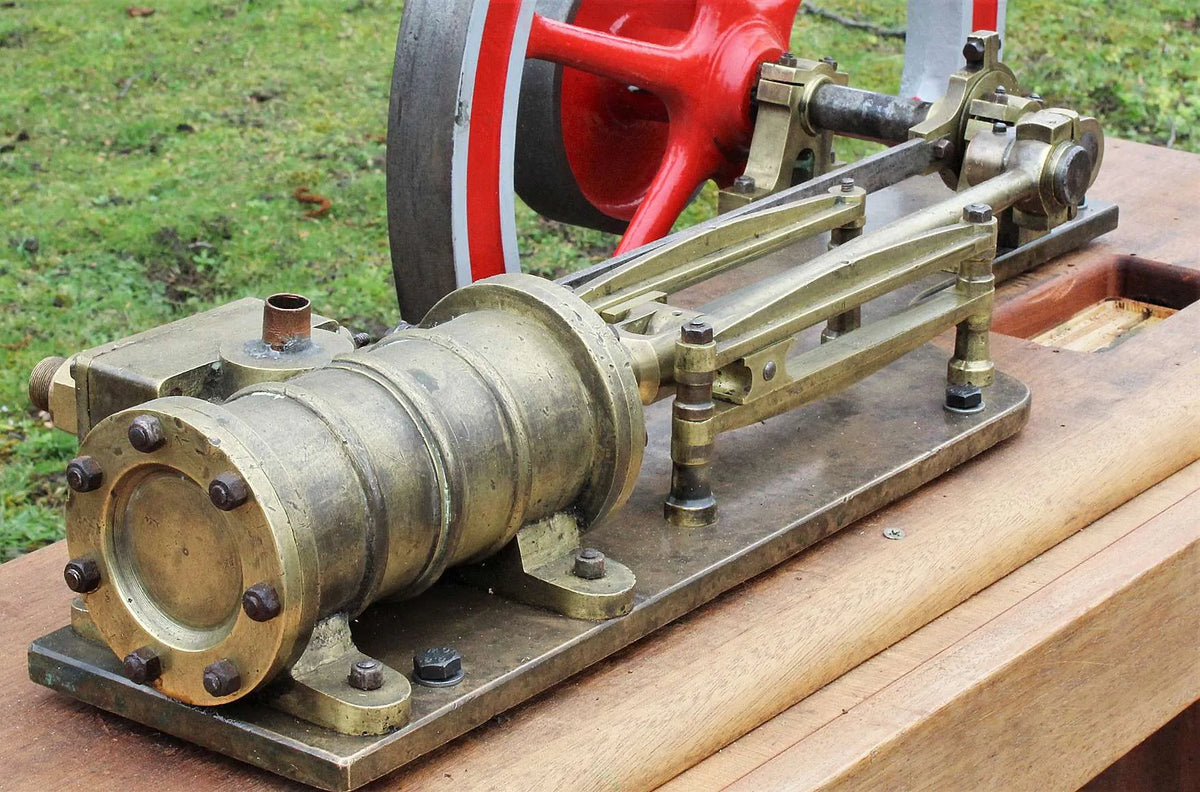 Large horizontal workshop engine