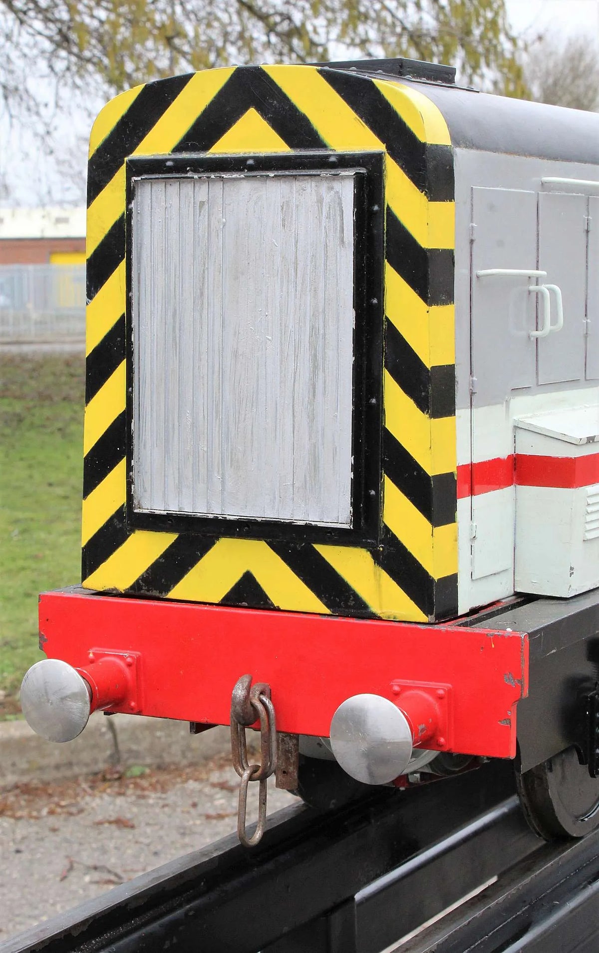 5 inch gauge Class 08 battery electric