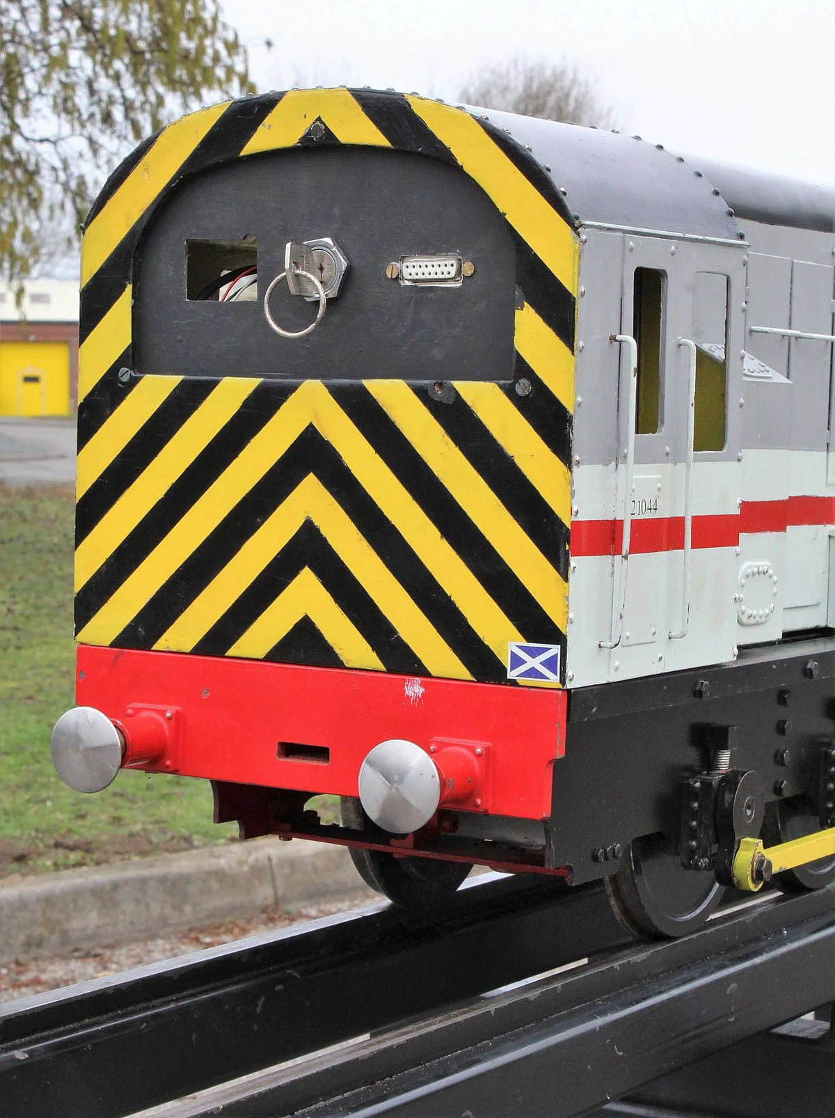 5 inch gauge Class 08 battery electric