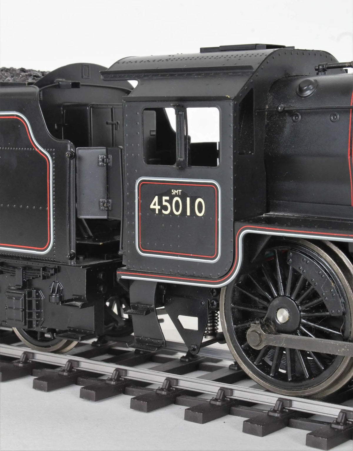Gauge 1 Accucraft radio-controlled LMS Black 5