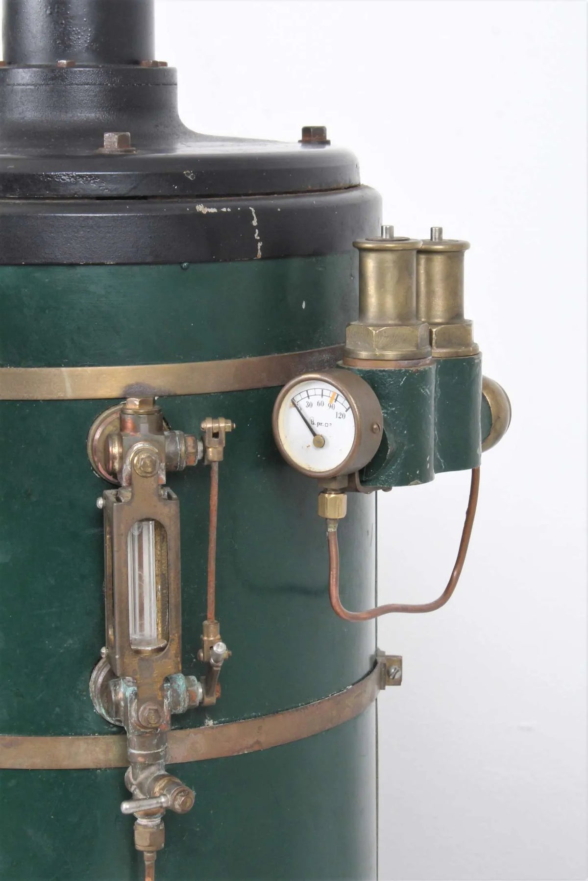 Steam plant with triple expansion engine and vertical boiler
