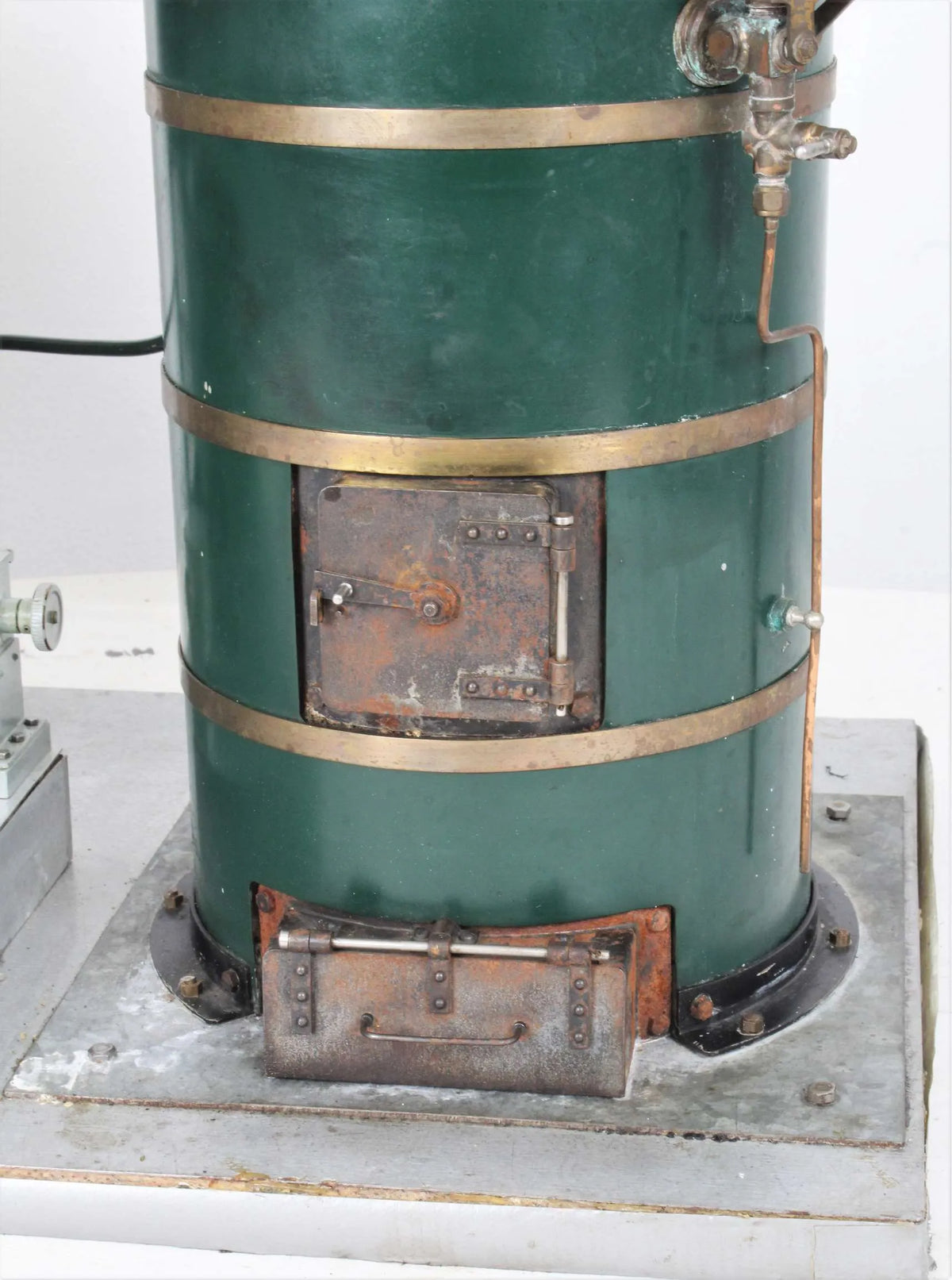 Steam plant with triple expansion engine and vertical boiler