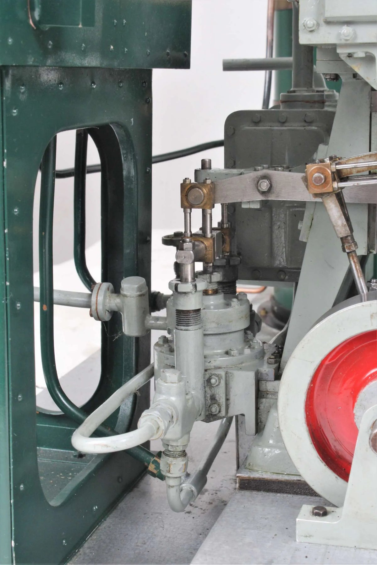 Steam plant with triple expansion engine and vertical boiler